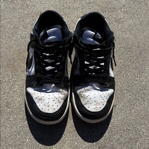 Nike Men's Black and White Sneakers